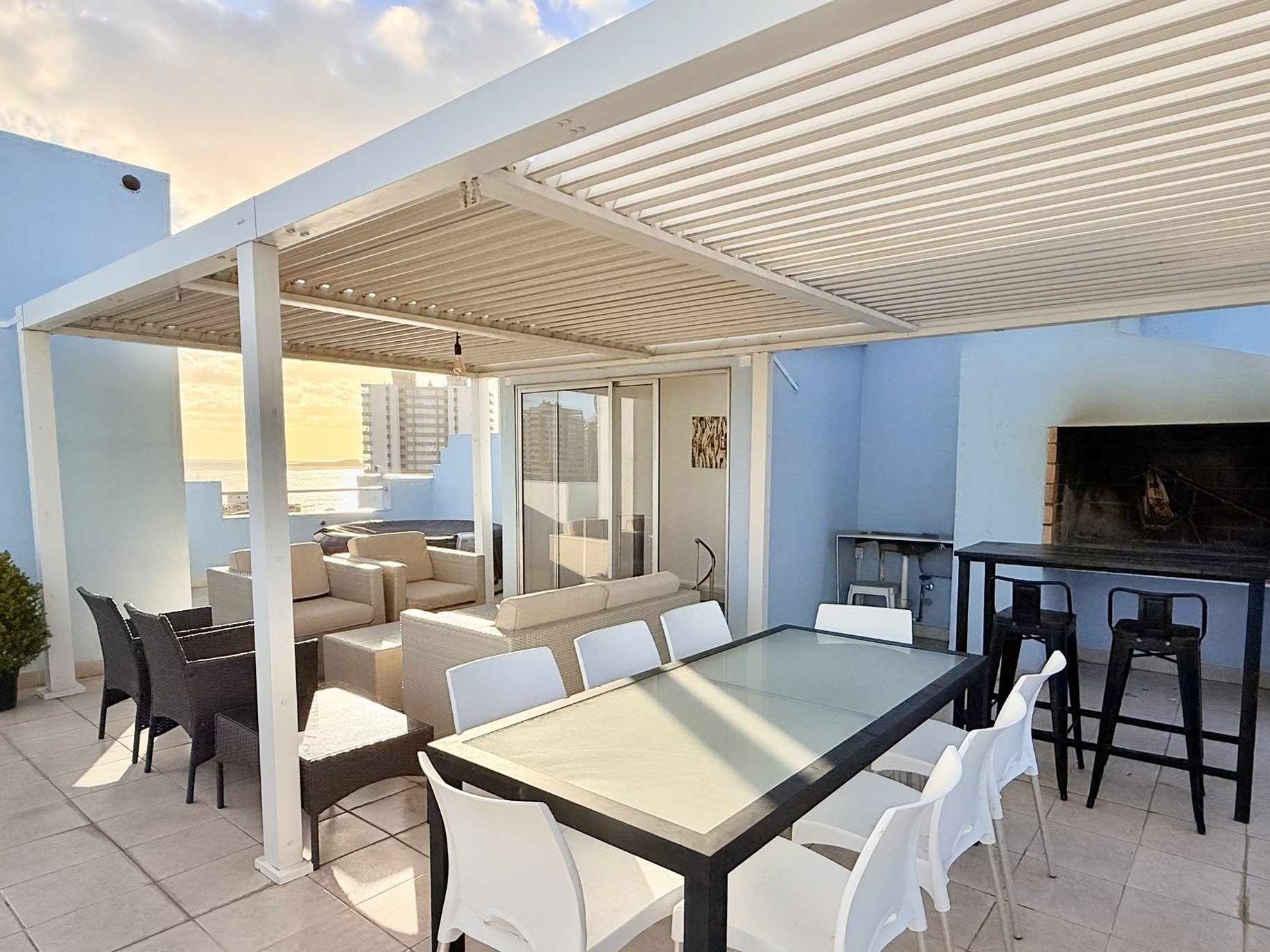 Cap Ferrat Penthouse — Alquiler vacacional con vista al mar en Mansa, Punta del Este